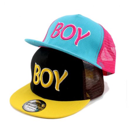 字母繡平沿網(wǎng)帽定制